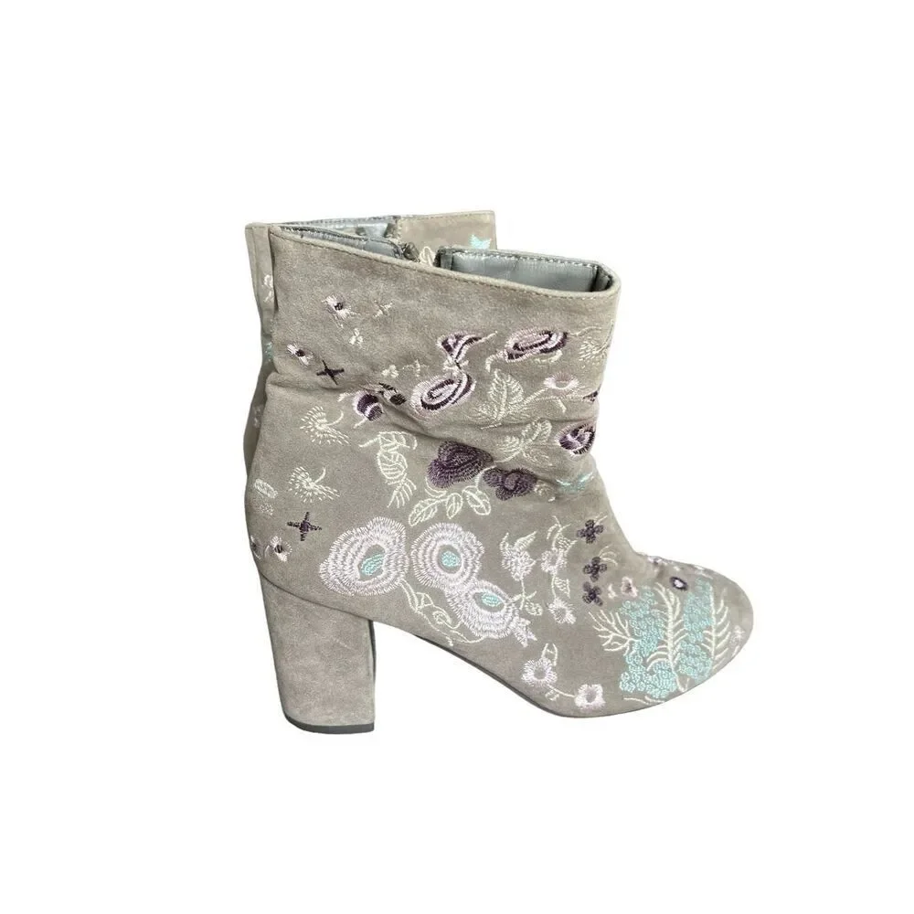 Womens JustFab Saige Boots Gray Suede Floral Embroidered Almond Booties - Sz 6.5